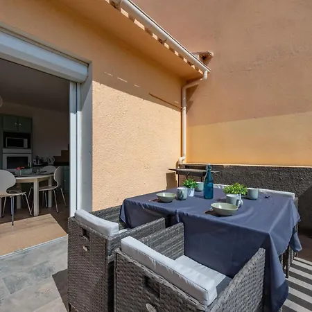 Pine's Mansion-1 By Interhome Apartment *